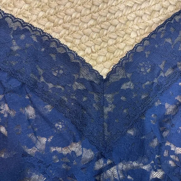 Victoria’s Secret Navy Lace Slip Lingerie Chemise Size Large - Picture 5 of 10
